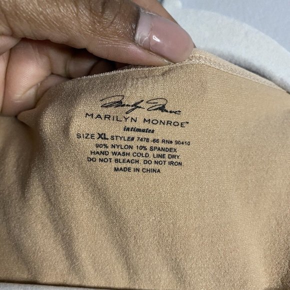 Marilyn Monroe Women's Tan Seamless Shaping Slip - Picture 6 of 6